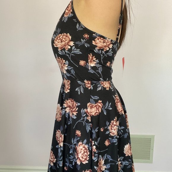 [NWT] Floral Dress - Picture 7 of 7